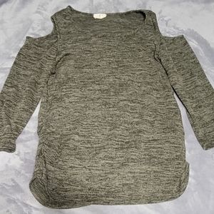 Women's cold shoulder long sleeve top